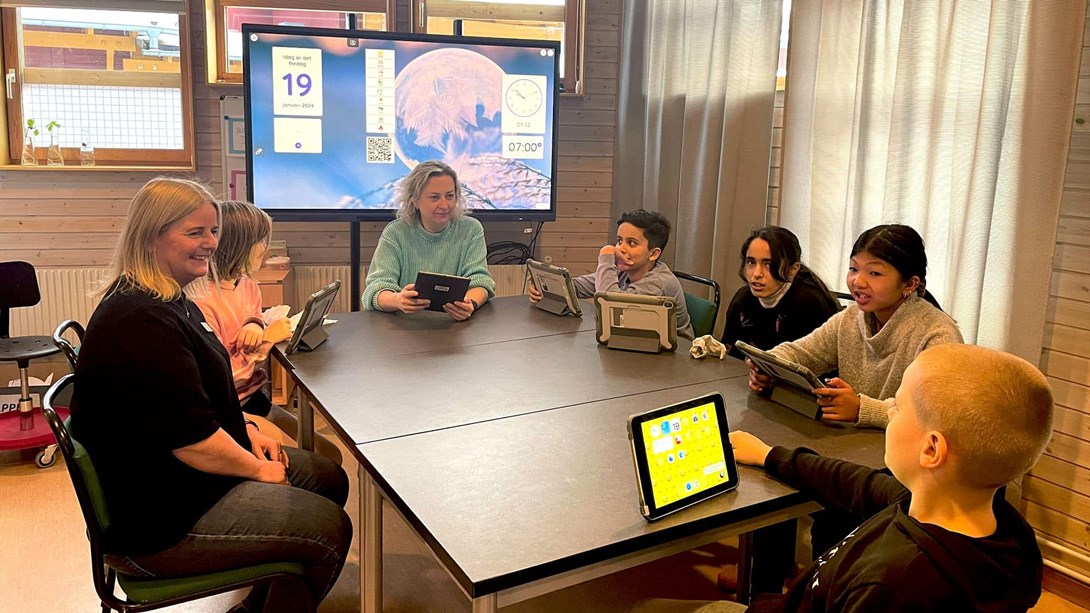 Ronneby iPads anpassade grundskolan barn runt bord