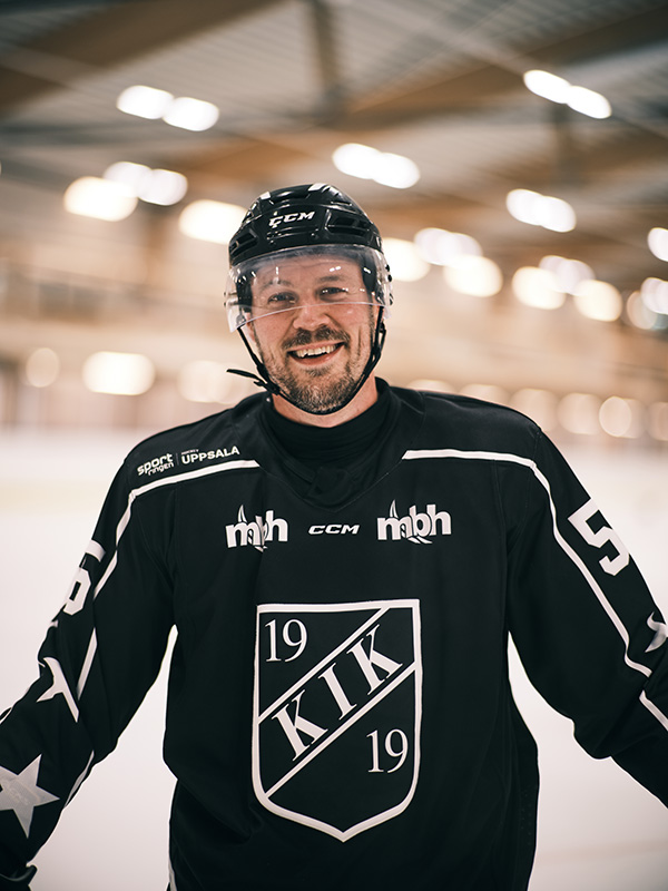 Marcus Aleson i hockeykläder