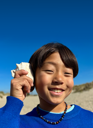 Bild tagen med 48 MP Fusion-kameran, nästa generations porträttbilder används, fokus på en persons ansikte